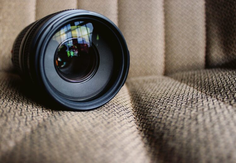 Prima lente fotografica
